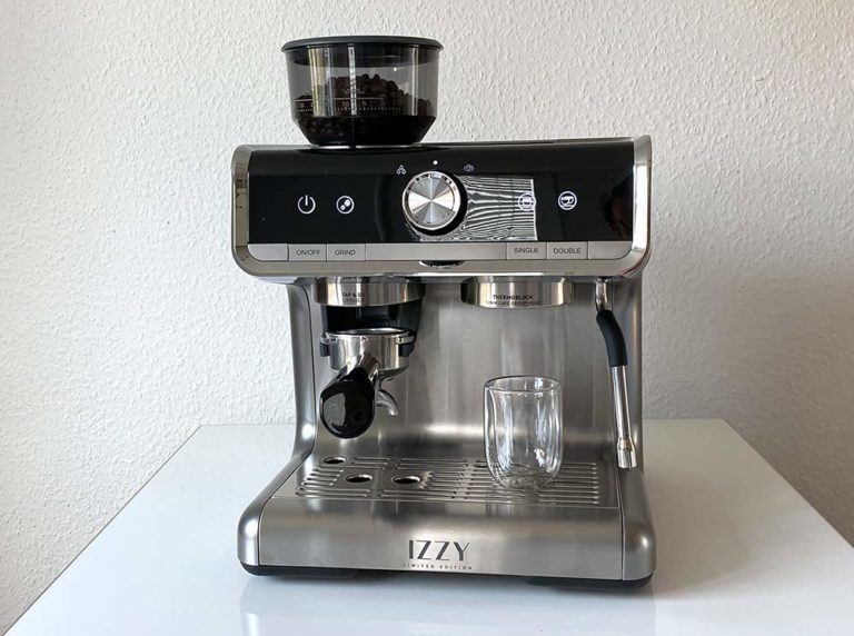 2 in 1 Espresso & Grinder IZ-6007 Izzy Limited Edition im Test  – Kaffee ist Genuss