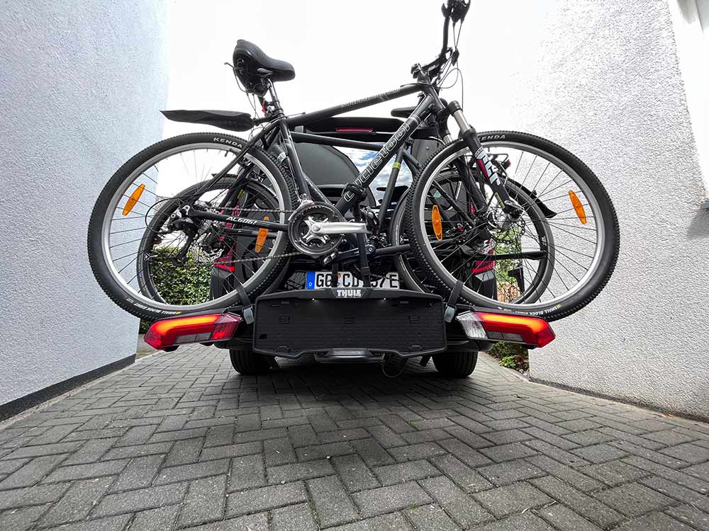 Thule Epos 2 im Praxistest - faltbarer Fahrradträger für alle Radtypen  geeignet - MOTORMOBILES