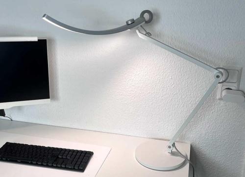 BenQ WiT e-Reading LED-Schreibtischleuchte