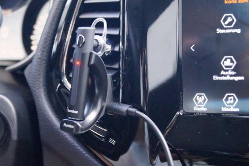 Wireless Headset von Humixx inkl. Ladehalterung für das Auto