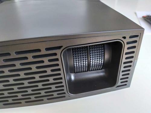Xoro HLB 500 - FullHD LED-Beamer